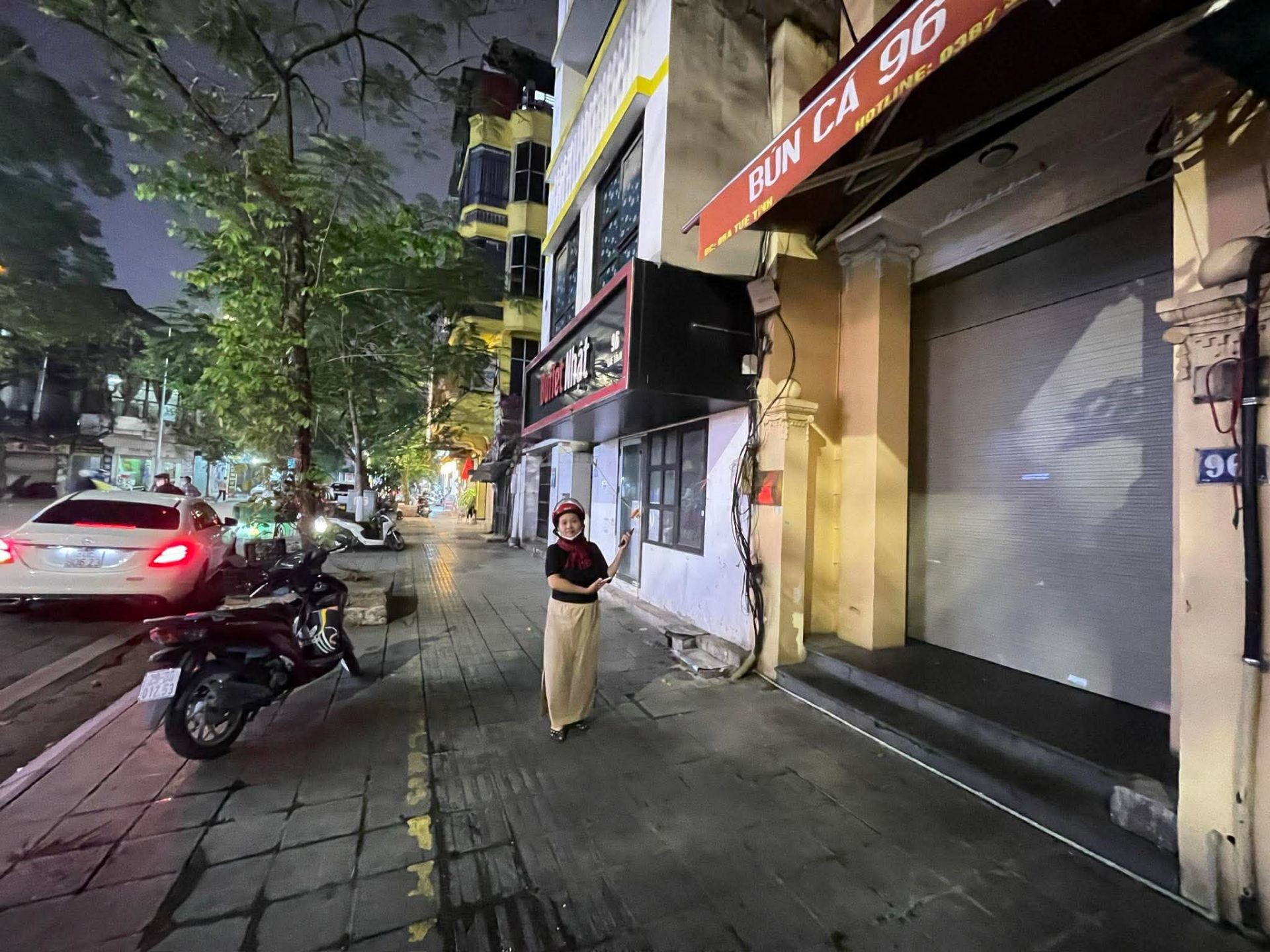 Bán nhà Tuệ Tĩnh - diện tích 320m2 4 tầng - Lô góc 3 mặt thoáng - giá 395 tỷ