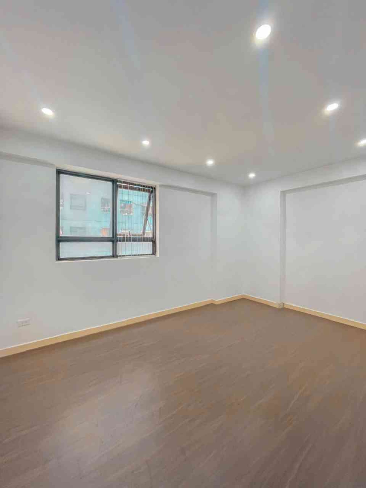 Bán nhà Nguyễn Xiển - diện tích 101m2 1 tầng - Căn hộ chung cư - giá 7,57 tỷ