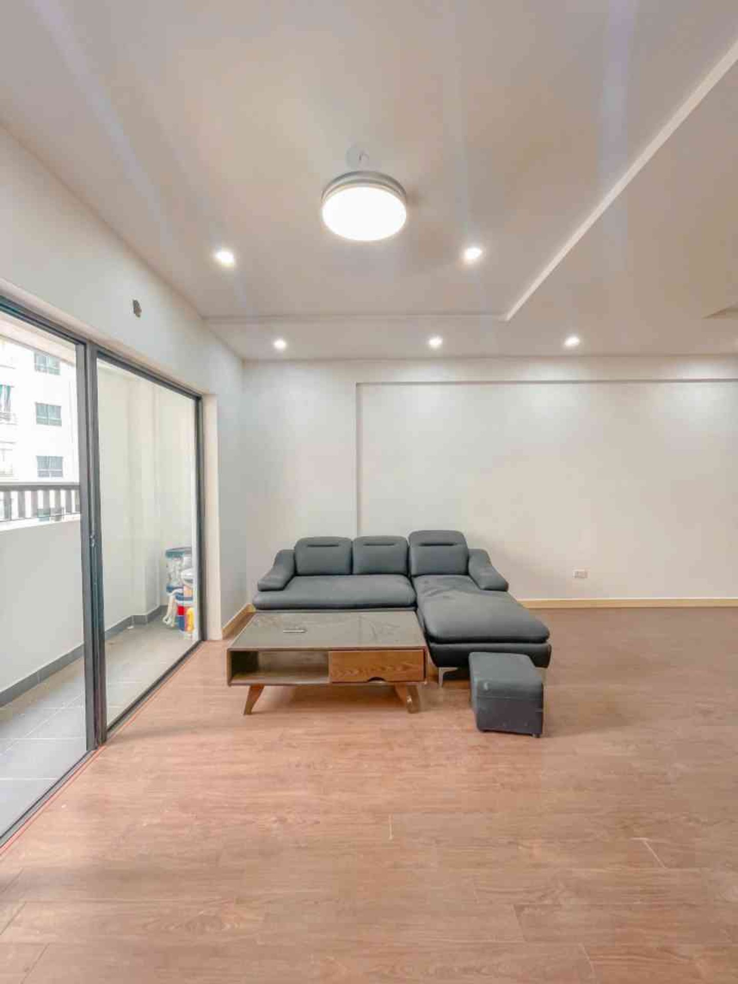 Bán nhà Nguyễn Xiển - diện tích 101m2 1 tầng - Căn hộ chung cư - giá 7,57 tỷ