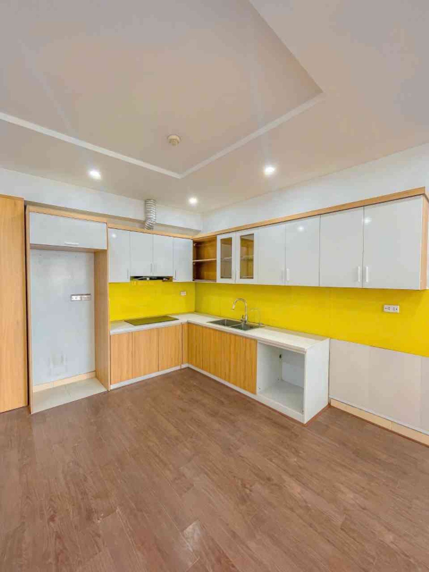 Bán nhà Nguyễn Xiển - diện tích 101m2 1 tầng - Căn hộ chung cư - giá 7,57 tỷ