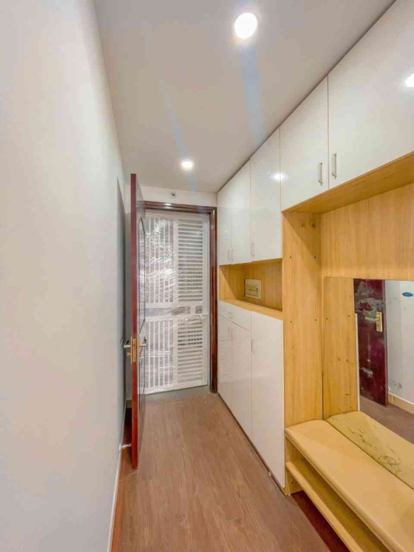 Bán nhà Nguyễn Xiển - diện tích 101m2 1 tầng - Căn hộ chung cư - giá 7,57 tỷ