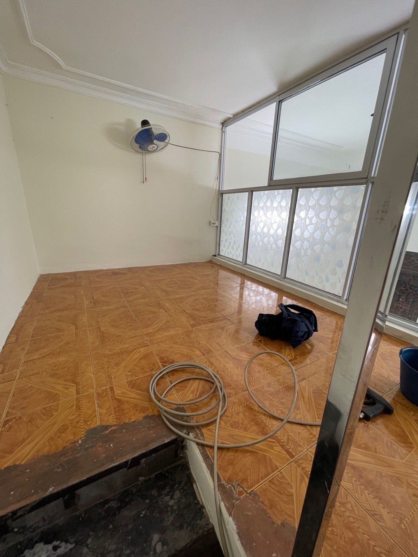 Bán nhà Giáp Bát - diện tích 40m2 2 tầng - Nhà 3 mặt thoáng - giá 8 tỷ