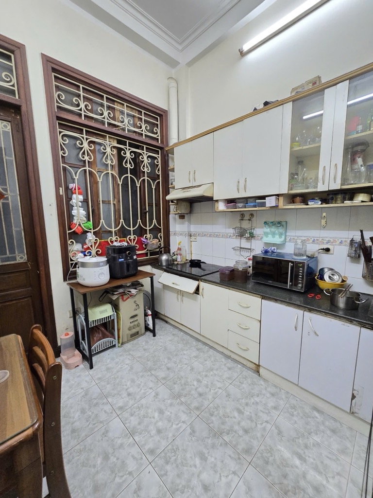 Bán nhà Tôn Đức Thắng - diện tích 43.6m2 4 tầng - Mặt phố kinh doanh sầm uất - giá 28,6 tỷ