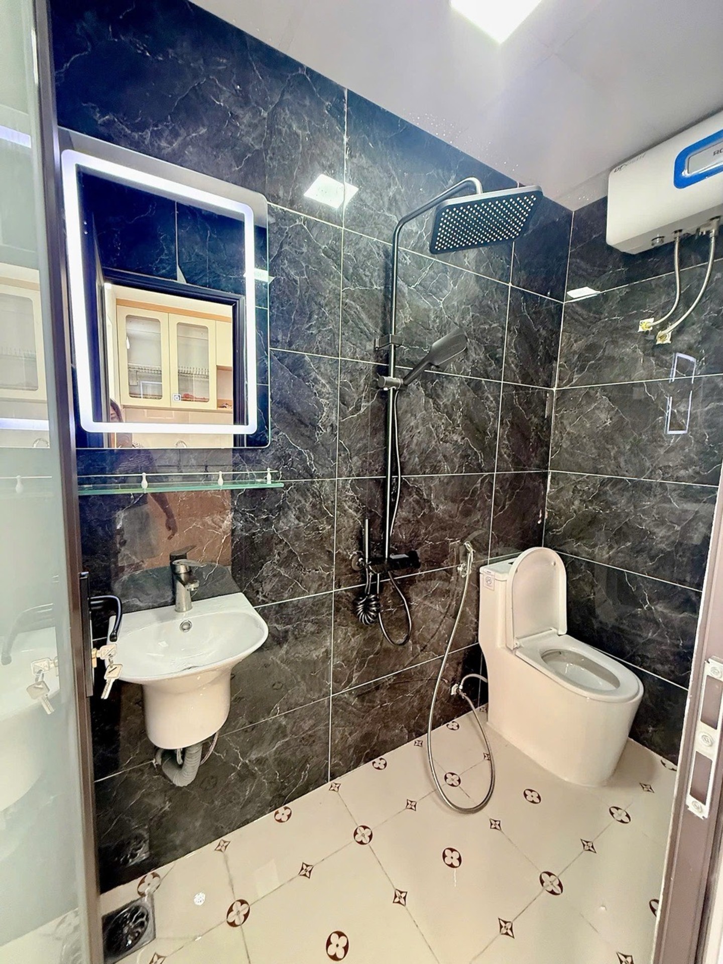 Bán nhà Lò Đúc - diện tích 55m2 2 tầng - nhà đẹp full nội thất - giá 2,85 tỷ