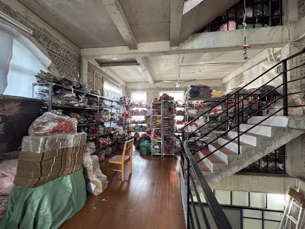 Bán nhà Louis VIII - diện tích 96m2 5 tầng - Nhà thô, view vườn hoa - giá 36,5 tỷ