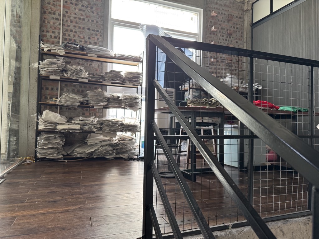 Bán nhà Louis VIII - diện tích 96m2 5 tầng - Nhà thô, view vườn hoa - giá 36,5 tỷ