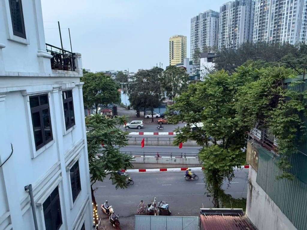 Bán nhà Trần Khát Chân - diện tích 27m2 5 tầng - Nhà mới nở hậu ở ngay - giá 9,45 tỷ