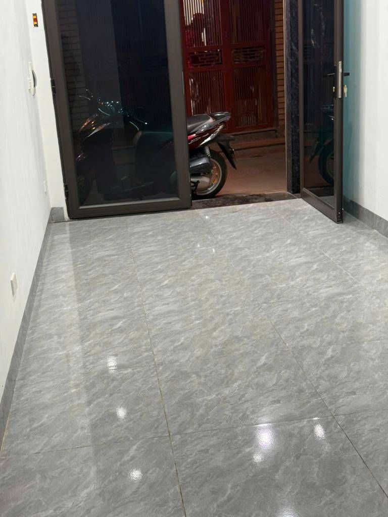 Bán nhà Trần Khát Chân - diện tích 27m2 5 tầng - Nhà mới nở hậu ở ngay - giá 9,45 tỷ