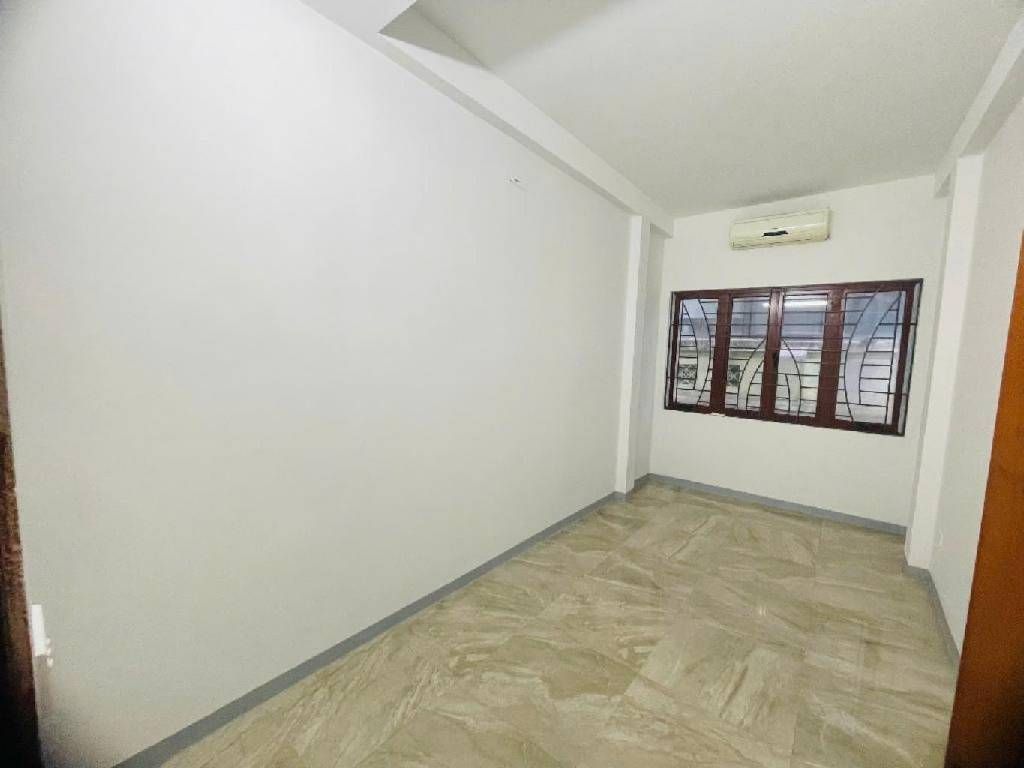 Bán nhà Trần Khát Chân - diện tích 27m2 5 tầng - Nhà mới nở hậu ở ngay - giá 9,45 tỷ
