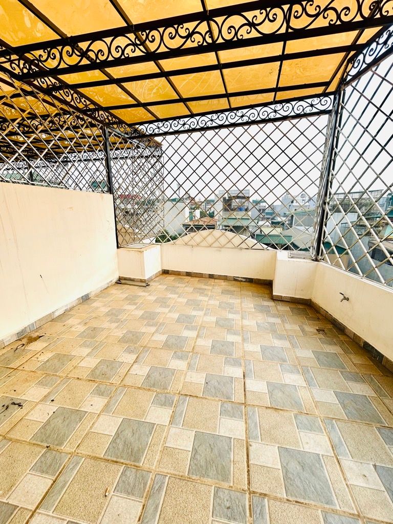 Bán nhà Vĩnh Hưng - diện tích 37m2 6 tầng - Thang máy, gần phố - giá 10 tỷ