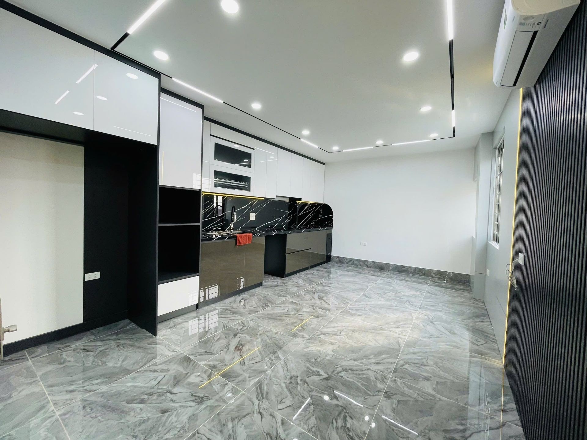 Bán nhà Thịnh Liệt - diện tích 75m2 7 tầng - Ô TÔ TRÁNH - giá 27,5 tỷ