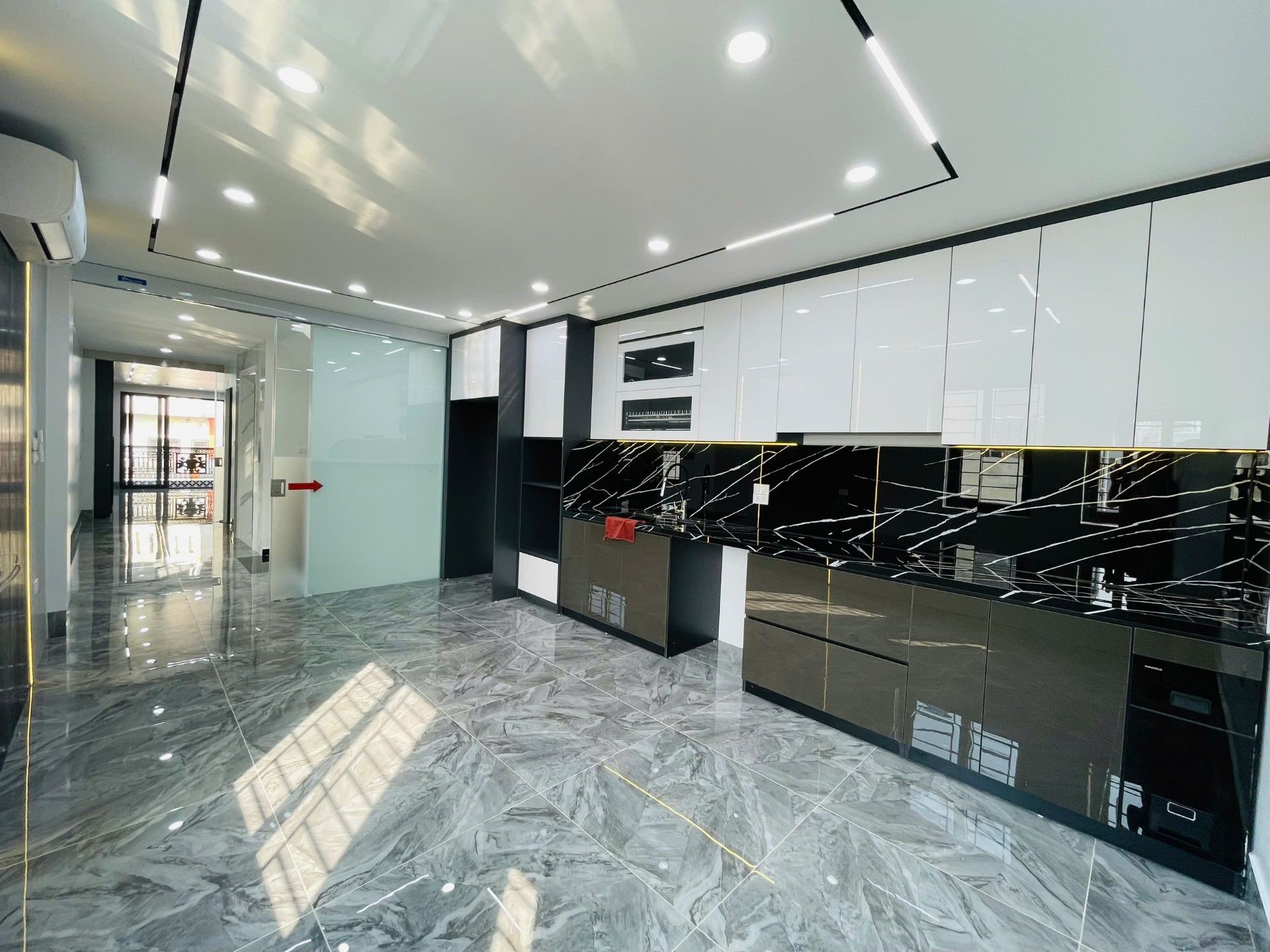 Bán nhà Thịnh Liệt - diện tích 75m2 7 tầng - Ô TÔ TRÁNH - giá 27,5 tỷ