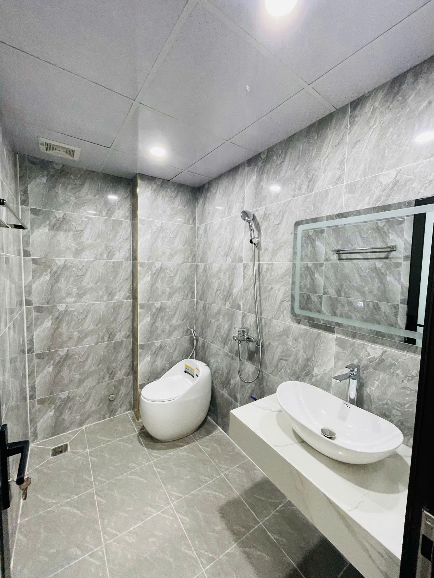 Bán nhà Thịnh Liệt - diện tích 75m2 7 tầng - Ô TÔ TRÁNH - giá 27,5 tỷ