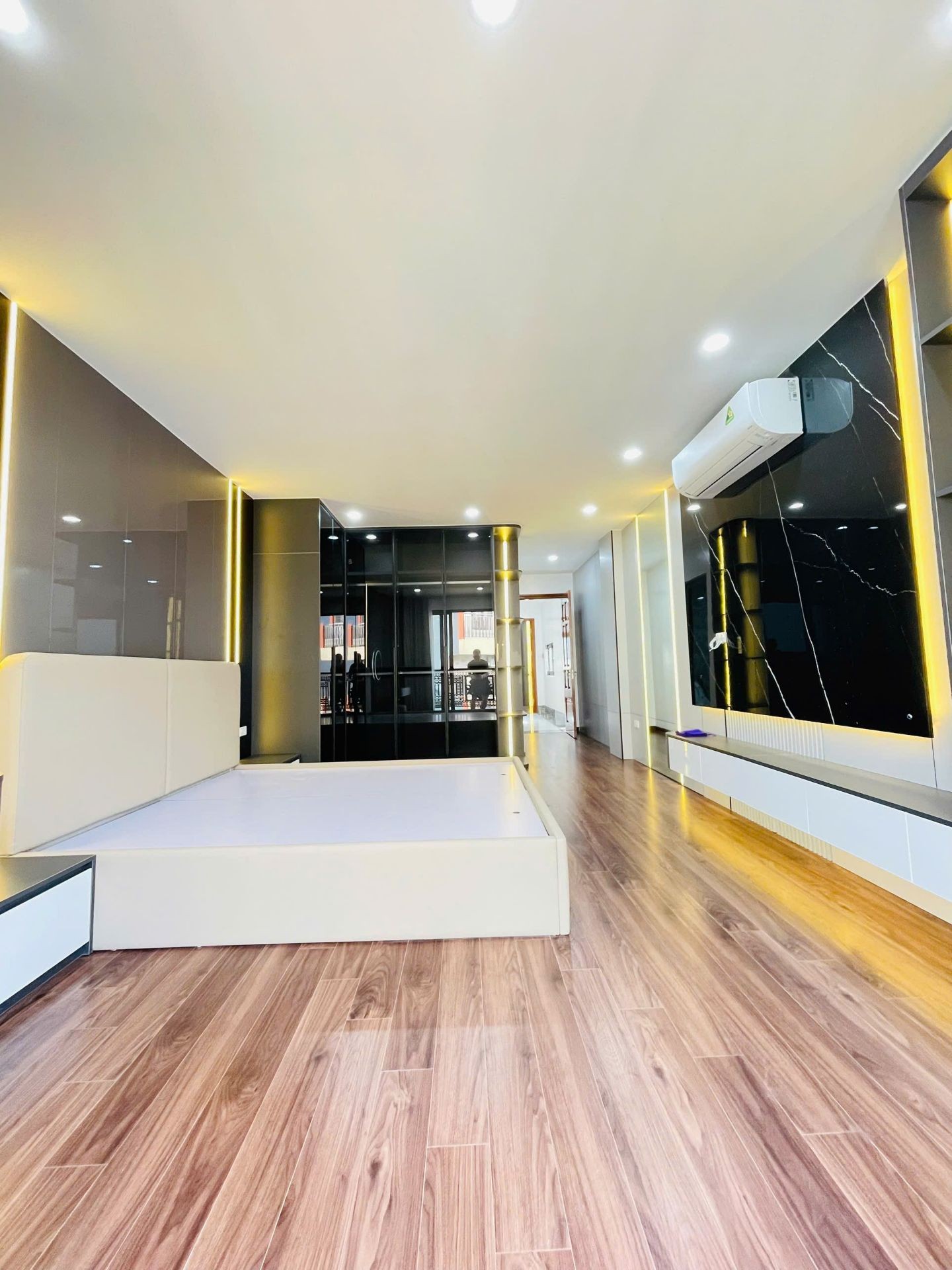 Bán nhà Thịnh Liệt - diện tích 75m2 7 tầng - Ô TÔ TRÁNH - giá 27,5 tỷ