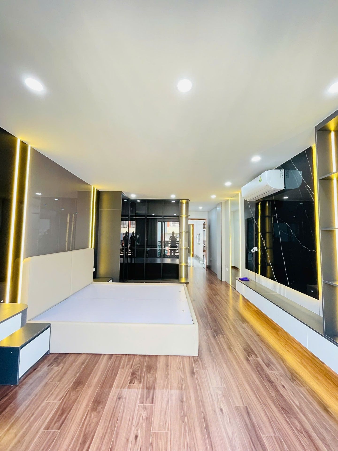 Bán nhà Thịnh Liệt - diện tích 75m2 7 tầng - Ô TÔ TRÁNH - giá 27,5 tỷ