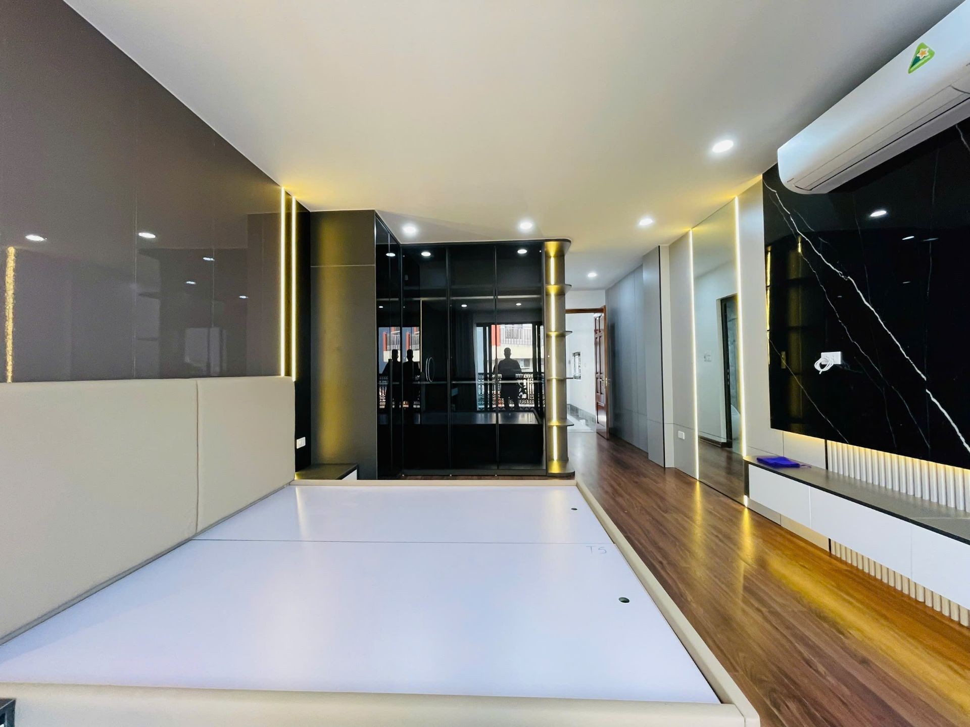 Bán nhà Thịnh Liệt - diện tích 75m2 7 tầng - Ô TÔ TRÁNH - giá 27,5 tỷ