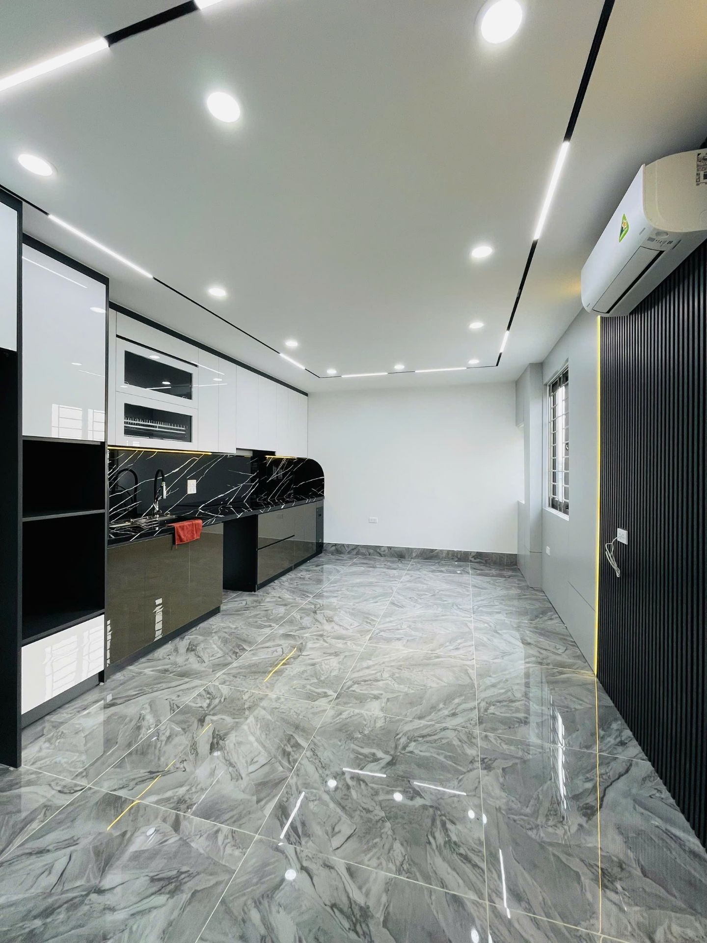 Bán nhà Thịnh Liệt - diện tích 75m2 7 tầng - Ô TÔ TRÁNH - giá 27,5 tỷ