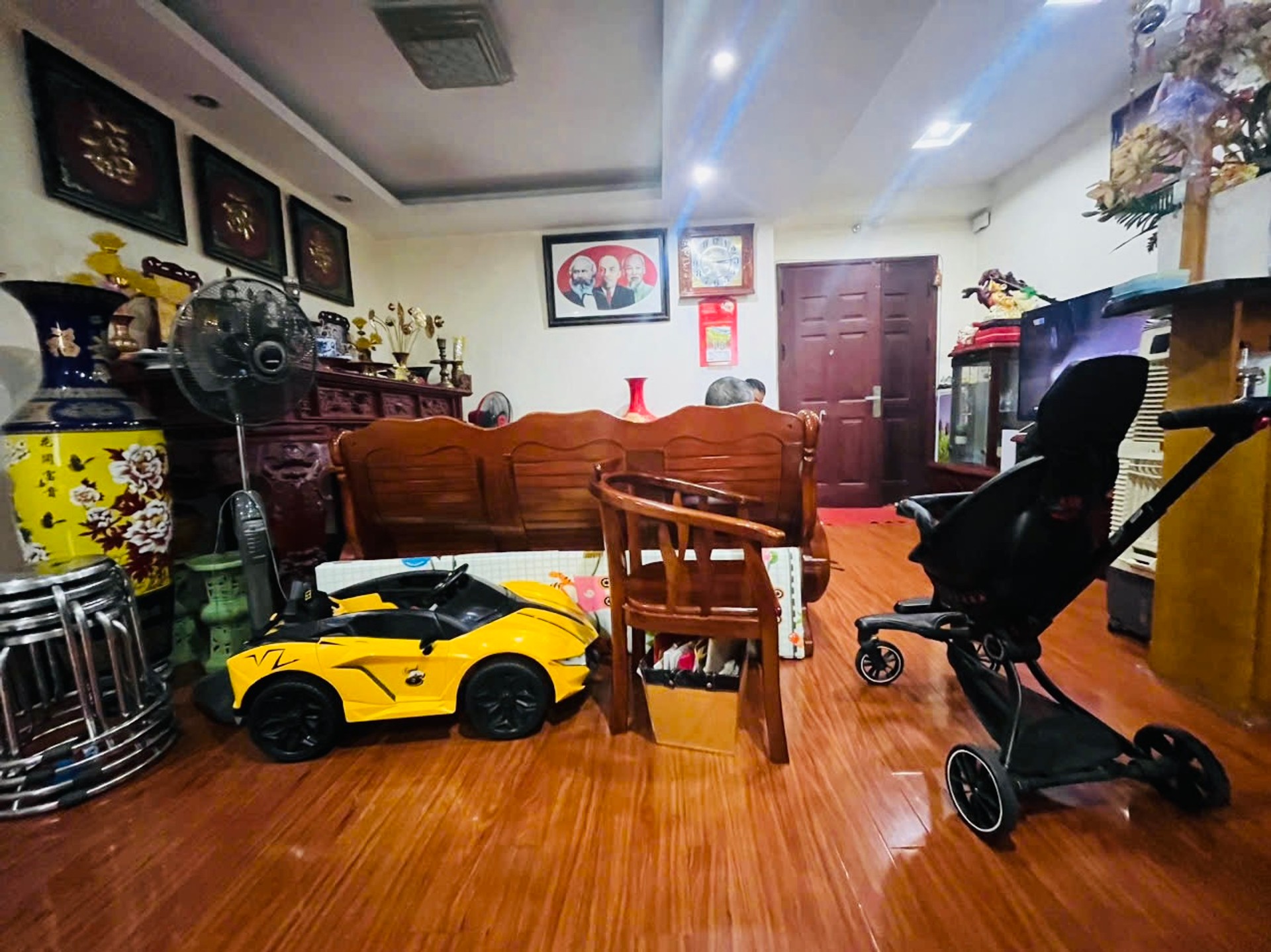 Bán nhà Nguyễn Duy Trinh - diện tích 90m2 14 tầng - Gần trường chợ tiện ích - giá 7,4 tỷ