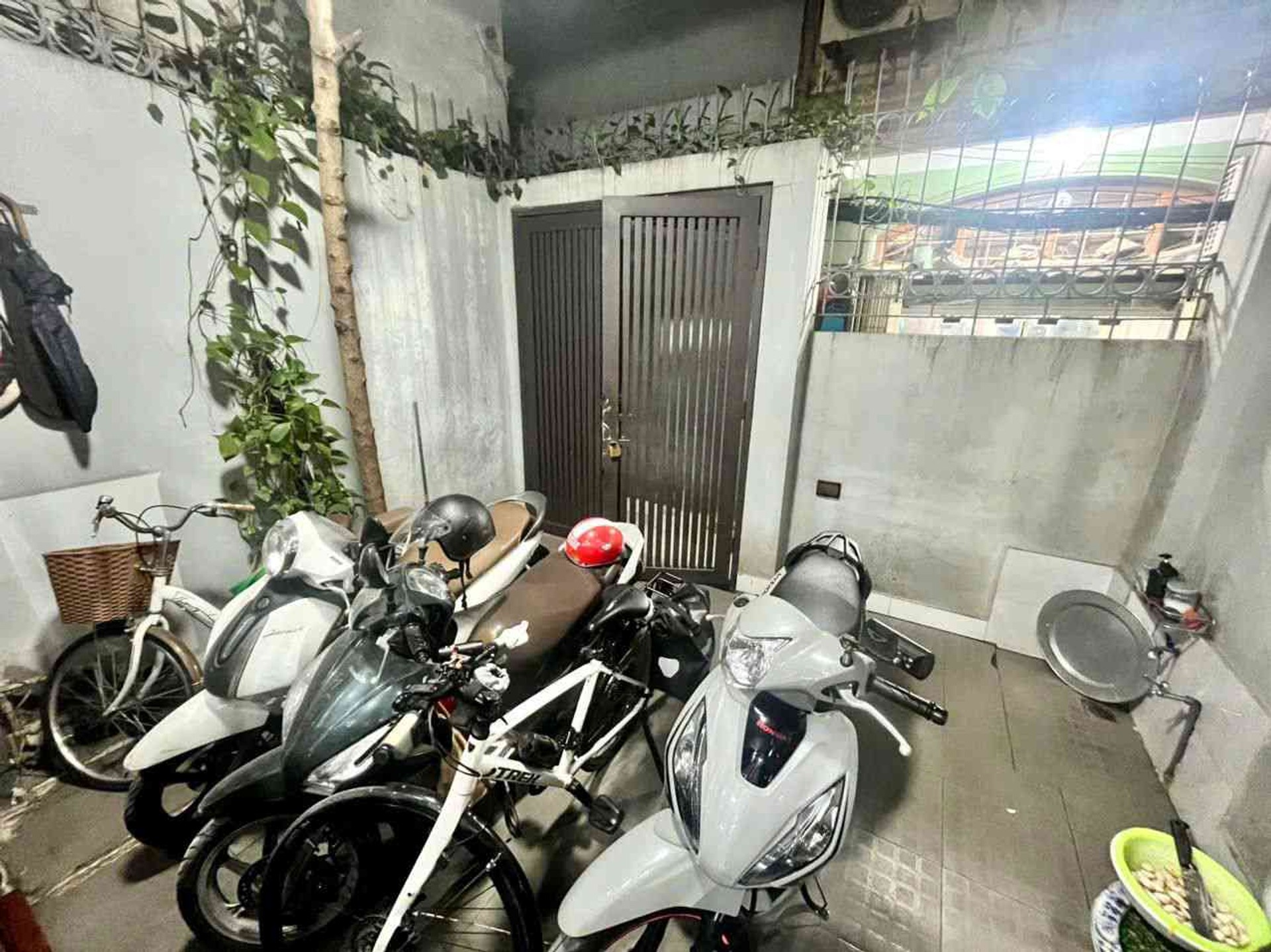 Bán nhà Dương Văn Bé - diện tích 48m2 3 tầng - Nhà đẹp hiếm có - giá 11,8 tỷ
