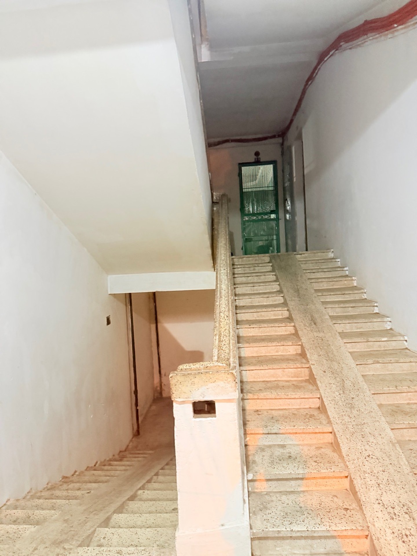 Bán nhà Tam Trinh - diện tích 90m2 1 tầng - Ô tô tránh chân cầu thang - giá 5,45 tỷ