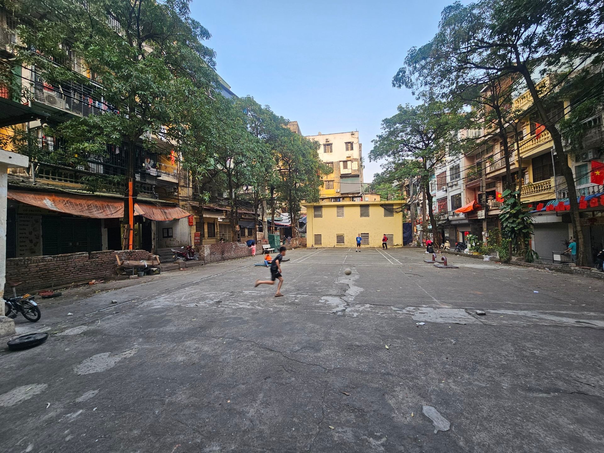 Bán nhà Tam Trinh - diện tích 90m2 1 tầng - Ô tô tránh chân cầu thang - giá 5,45 tỷ