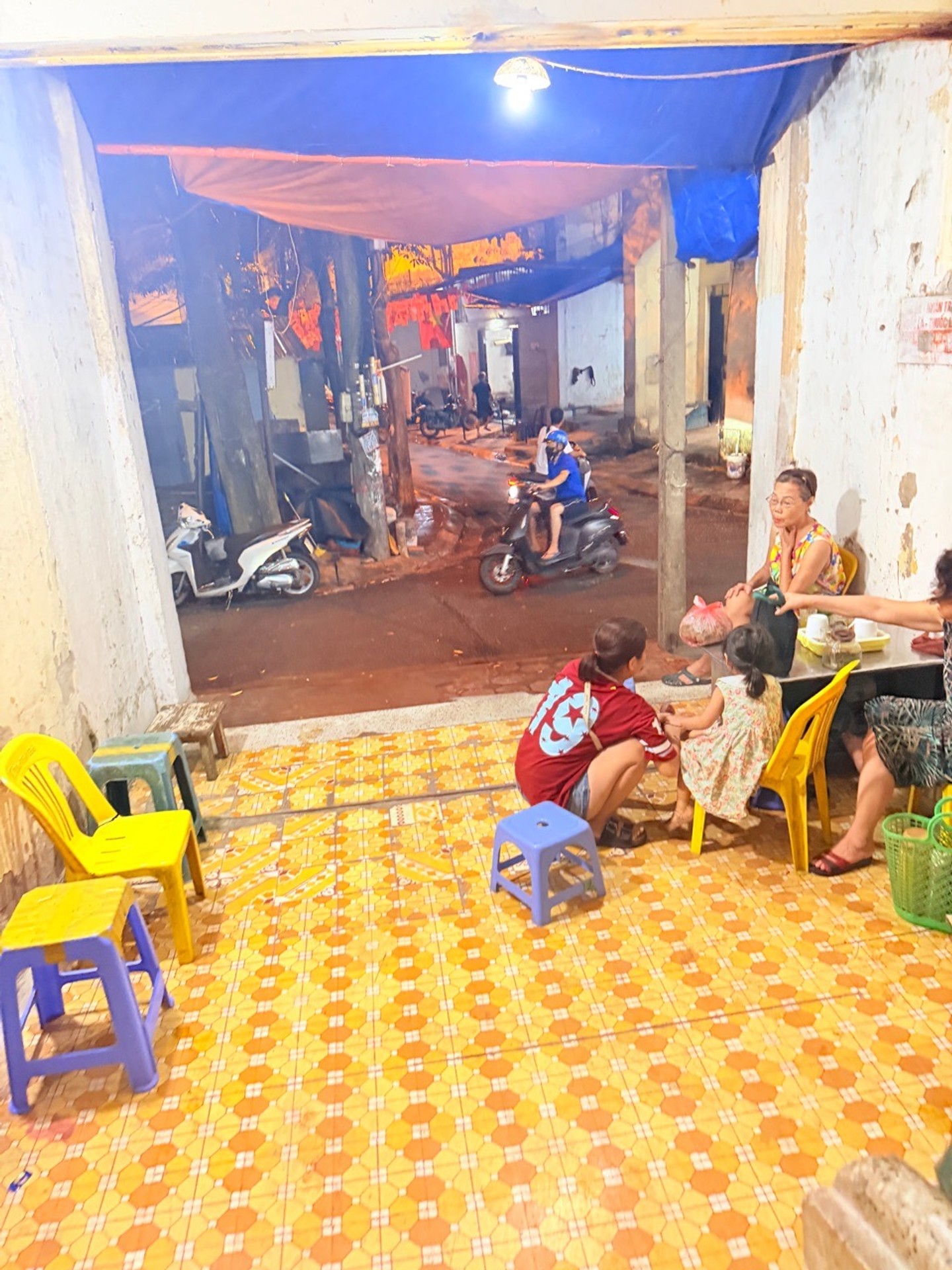Bán nhà Tam Trinh - diện tích 90m2 1 tầng - Ô tô tránh chân cầu thang - giá 5,45 tỷ