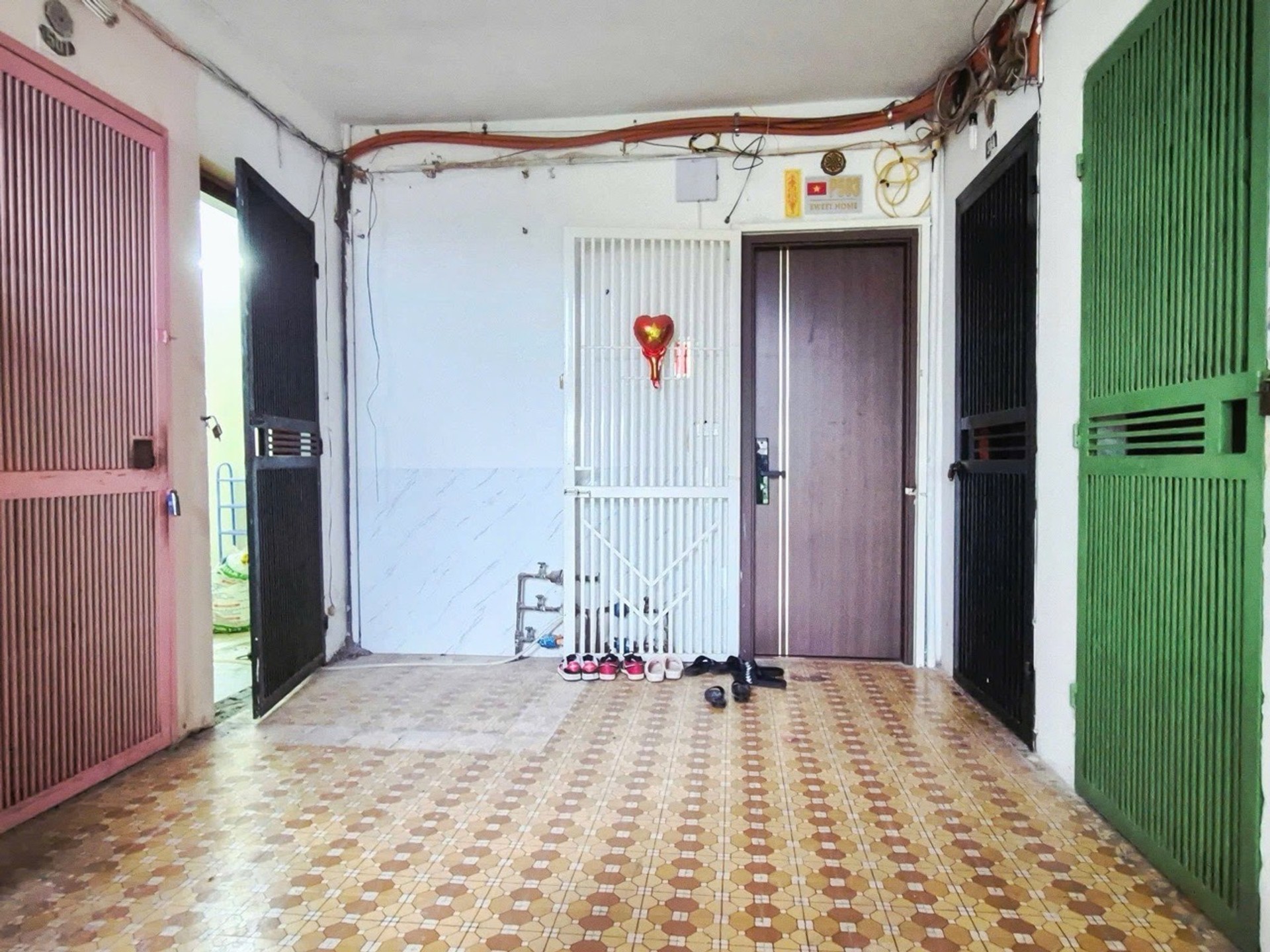 Bán nhà Tam Trinh - diện tích 90m2 1 tầng - Ô tô tránh chân cầu thang - giá 5,45 tỷ