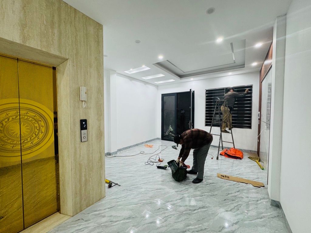 Bán nhà Minh Khai - diện tích 50m2 5 tầng - Thang máy - giá 13,2 tỷ