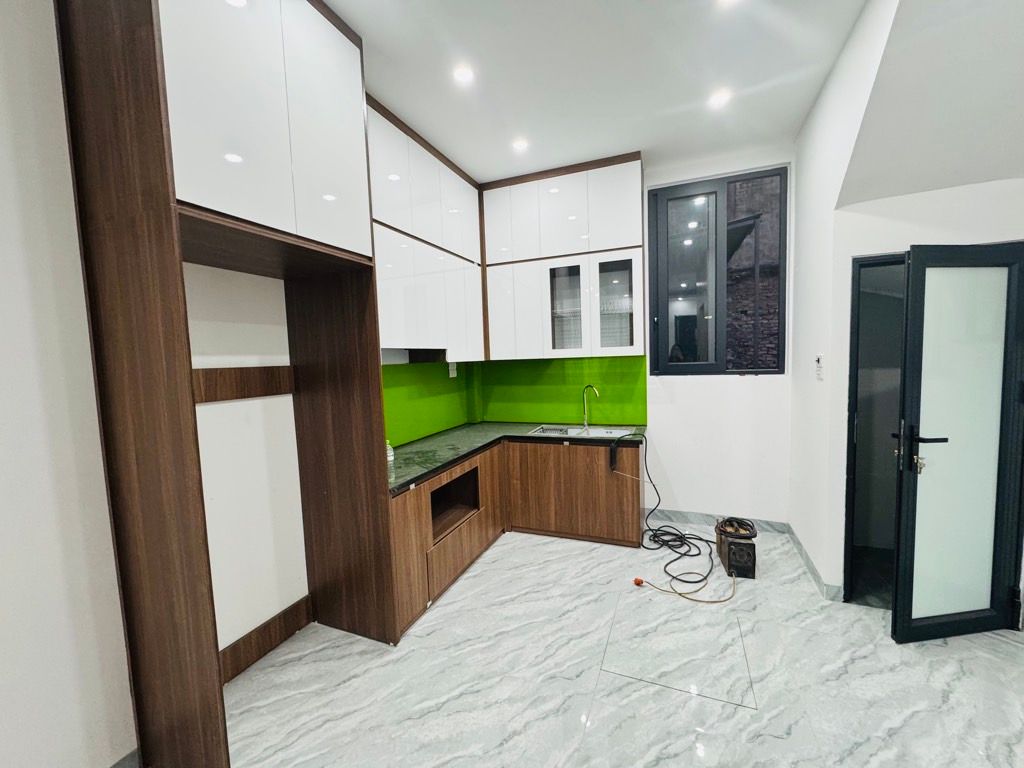 Bán nhà Minh Khai - diện tích 50m2 5 tầng - Thang máy - giá 13,2 tỷ