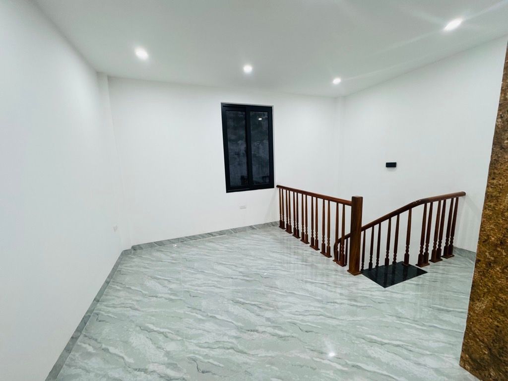 Bán nhà Minh Khai - diện tích 50m2 5 tầng - Thang máy - giá 13,2 tỷ