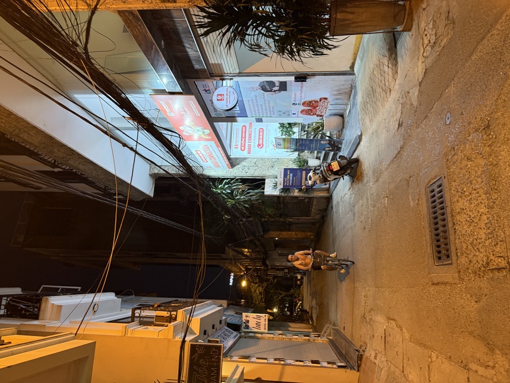 Bán nhà Cự Lộc - diện tích 78m2 7 tầng - Ô tô tránh nhau - giá 26 tỷ