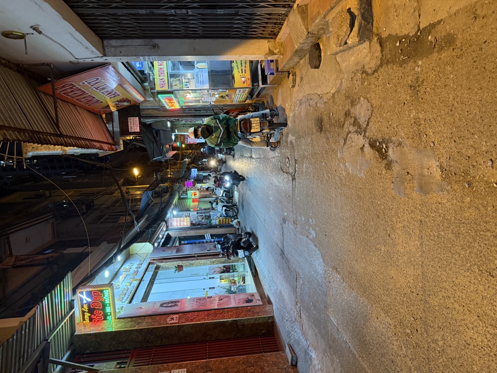 Bán nhà Cự Lộc - diện tích 78m2 7 tầng - Ô tô tránh nhau - giá 26 tỷ