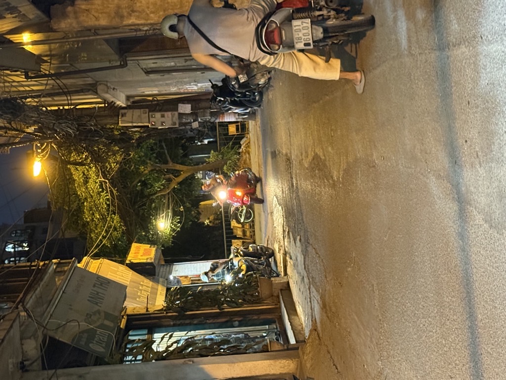 Bán nhà Cự Lộc - diện tích 78m2 7 tầng - Ô tô tránh nhau - giá 26 tỷ