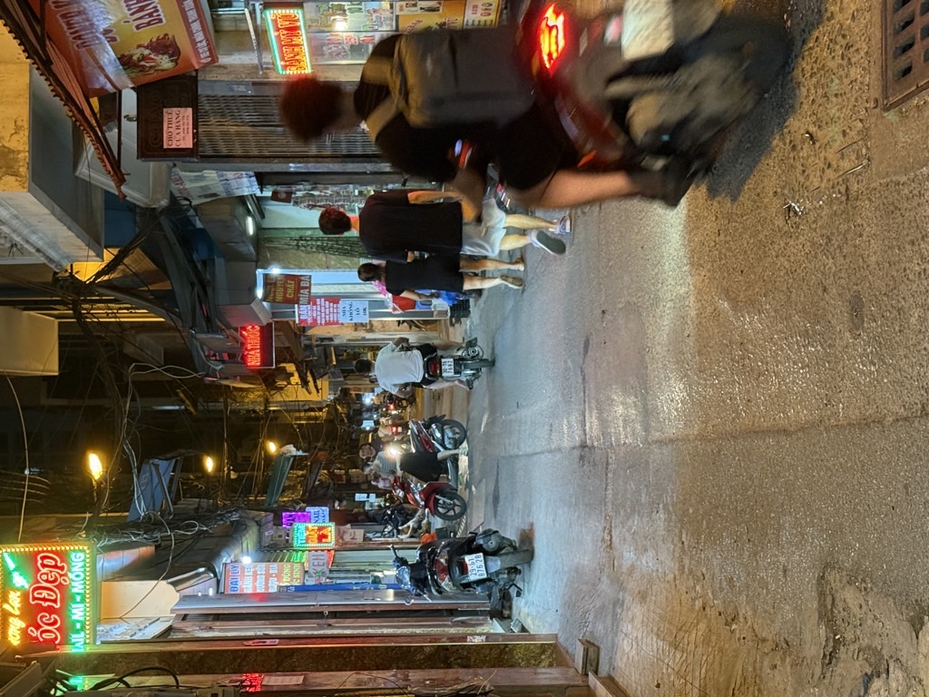 Bán nhà Cự Lộc - diện tích 78m2 7 tầng - Ô tô tránh nhau - giá 26 tỷ