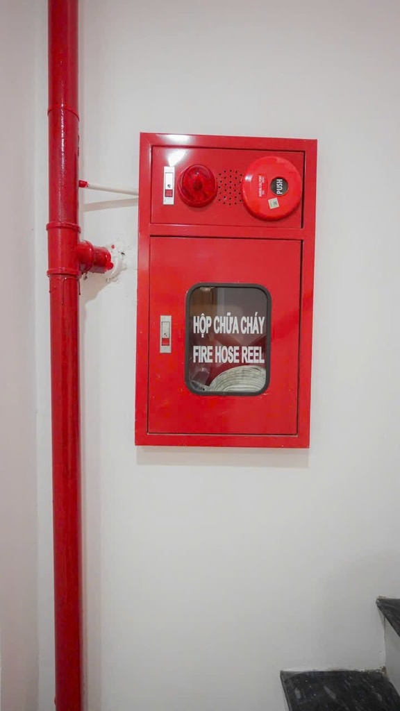 Bán nhà đê la thành nhỏ - diện tích 103m2 9 tầng - Thang máy - giá 28 tỷ