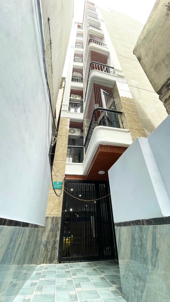 Bán nhà đê la thành nhỏ - diện tích 103m2 9 tầng - Thang máy - giá 28 tỷ