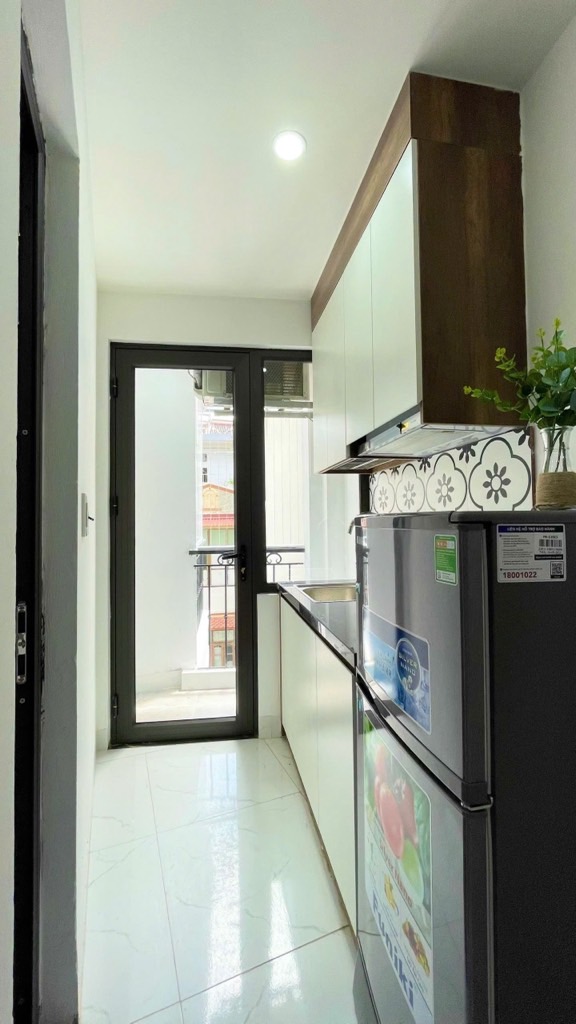 Bán nhà đê la thành nhỏ - diện tích 103m2 9 tầng - Thang máy - giá 28 tỷ