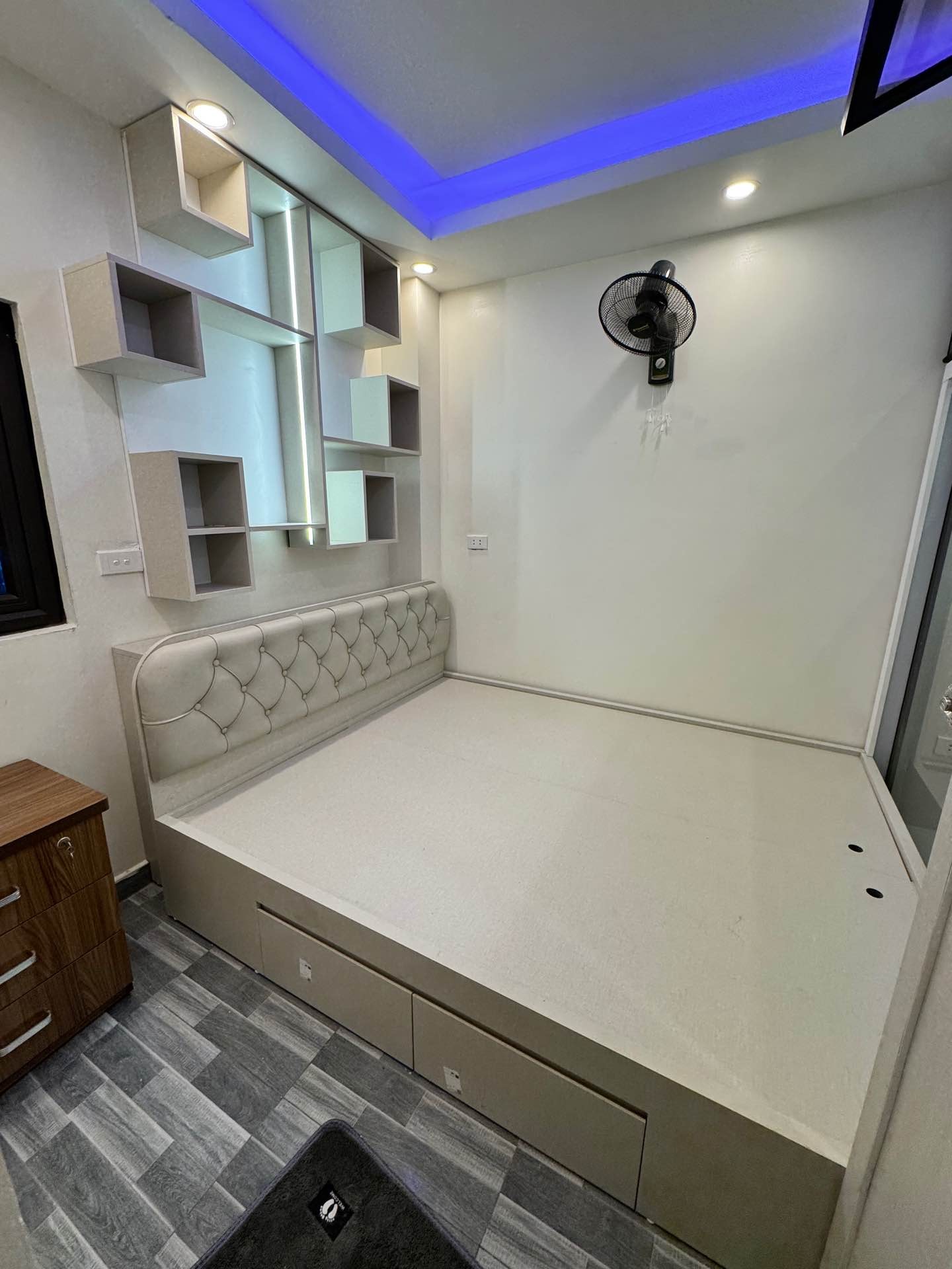 Bán nhà Tân Khai - diện tích 20m2 3 tầng - Nhà đẹp, full nội thất - giá 2,26 tỷ