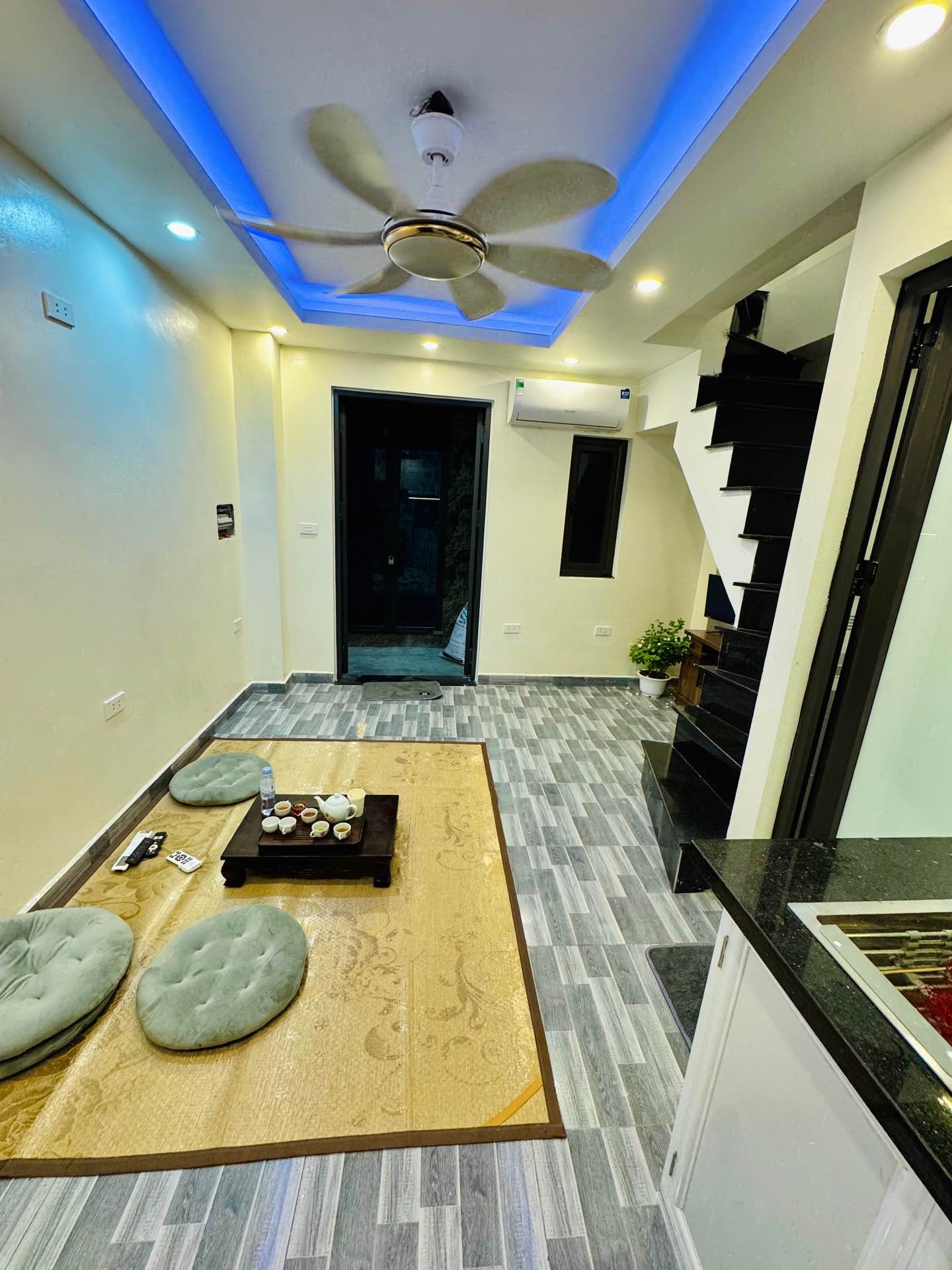 Bán nhà Tân Khai - diện tích 20m2 3 tầng - Nhà đẹp, full nội thất - giá 2,26 tỷ