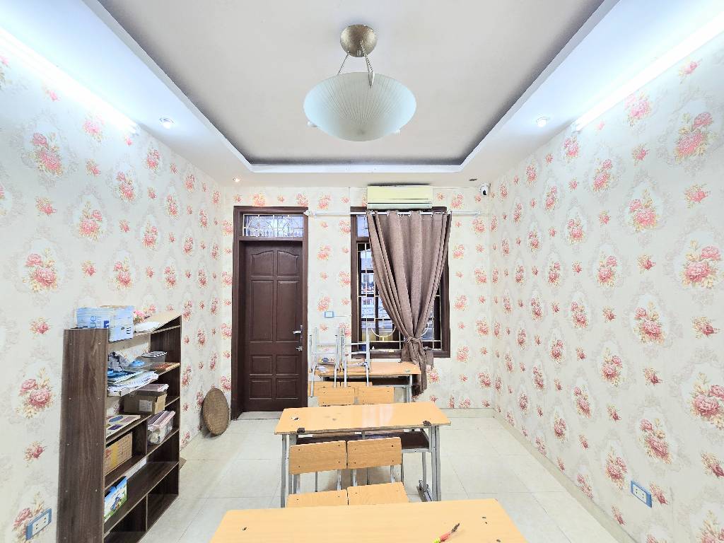 Bán nhà Kim Đồng - diện tích 56m2 4 tầng - Ô tô tránh - giá 25 tỷ