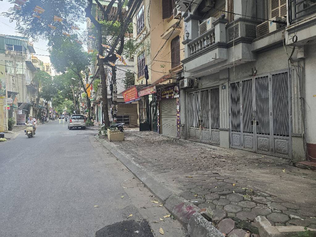 Bán nhà Kim Đồng - diện tích 56m2 4 tầng - Ô tô tránh - giá 25 tỷ