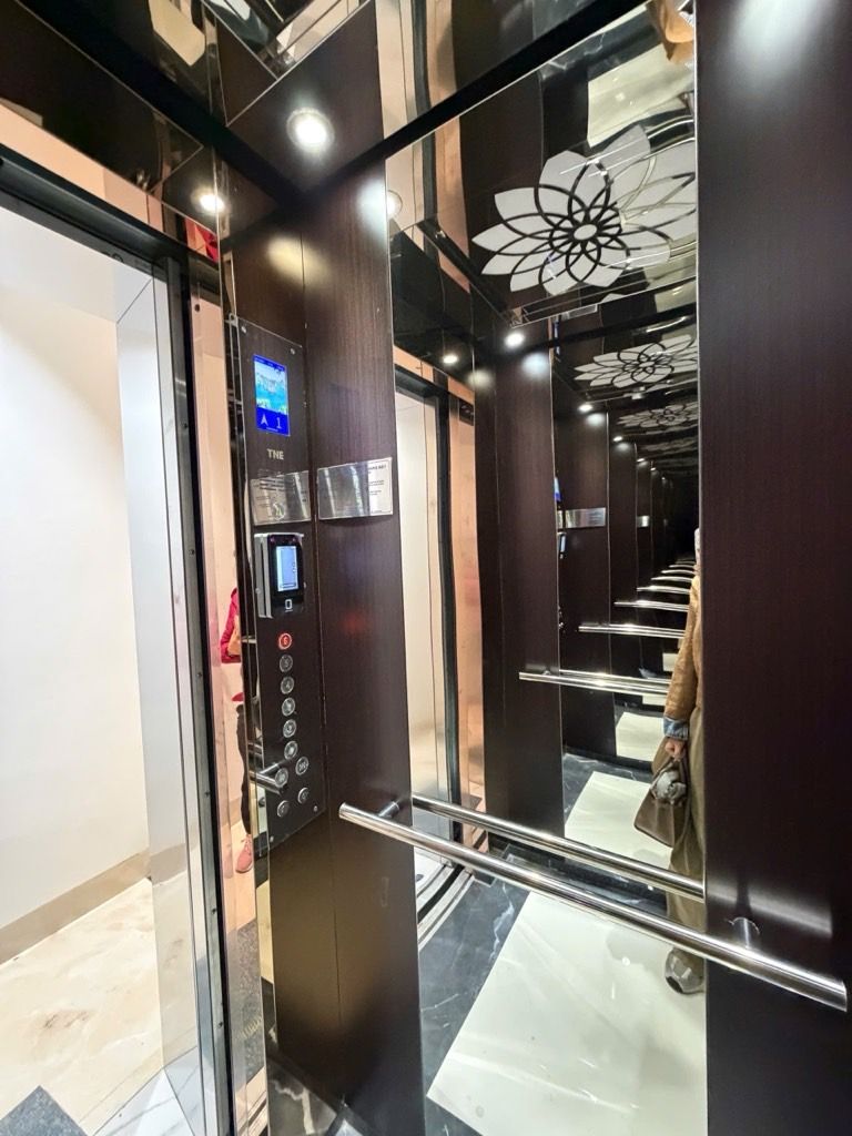 Bán nhà Đền Lừ 2 - diện tích 40m2 7 tầng - Thang máy - giá 26,5 tỷ