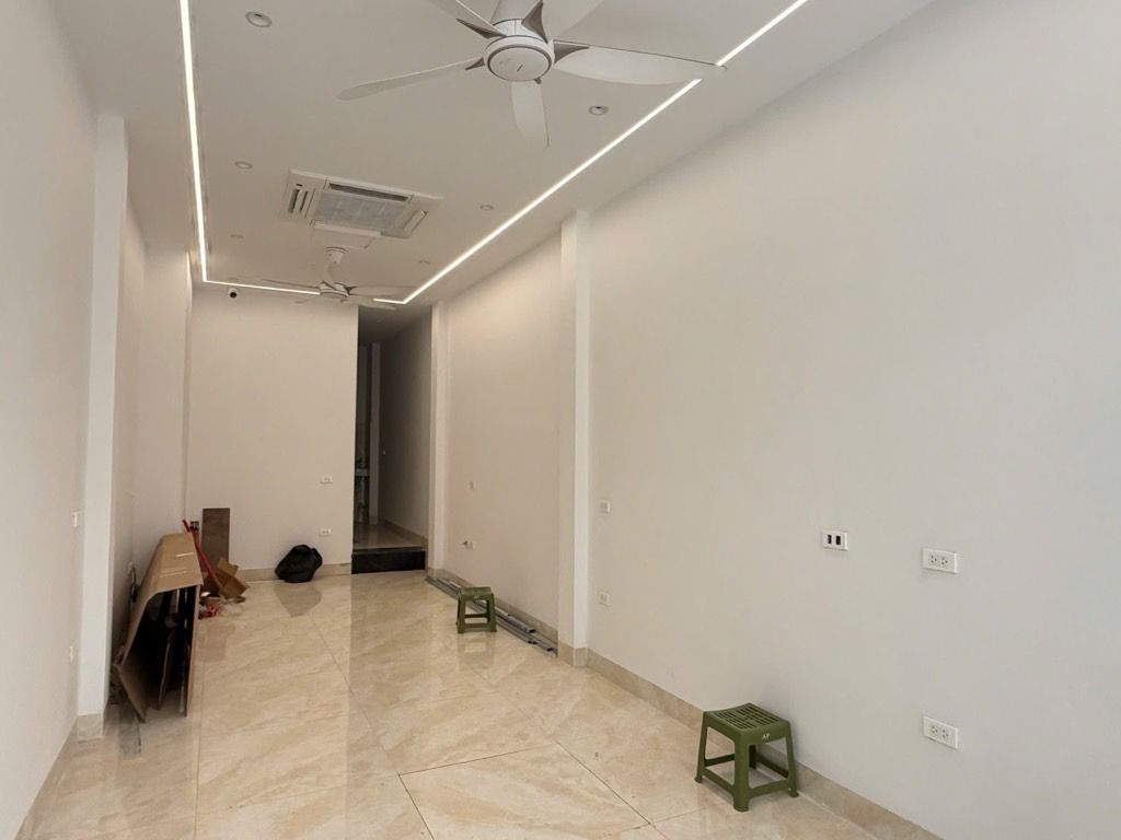 Bán nhà Đền Lừ 2 - diện tích 40m2 7 tầng - Thang máy - giá 26,5 tỷ