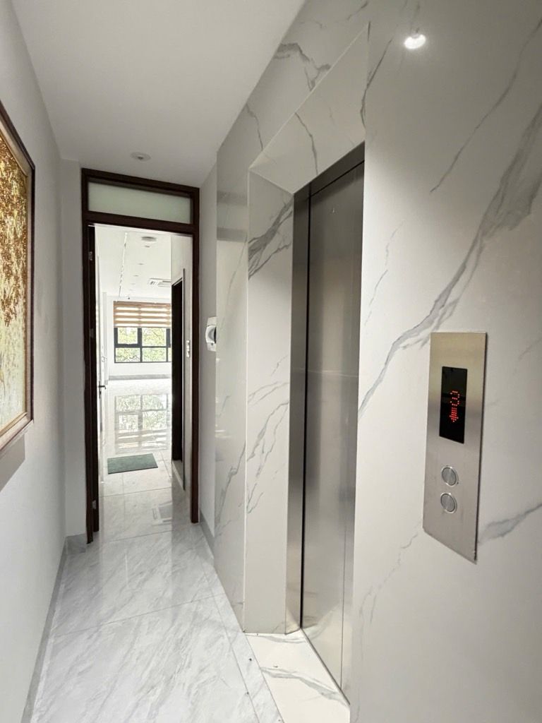 Bán nhà Đền Lừ 2 - diện tích 40m2 7 tầng - Thang máy - giá 26,5 tỷ