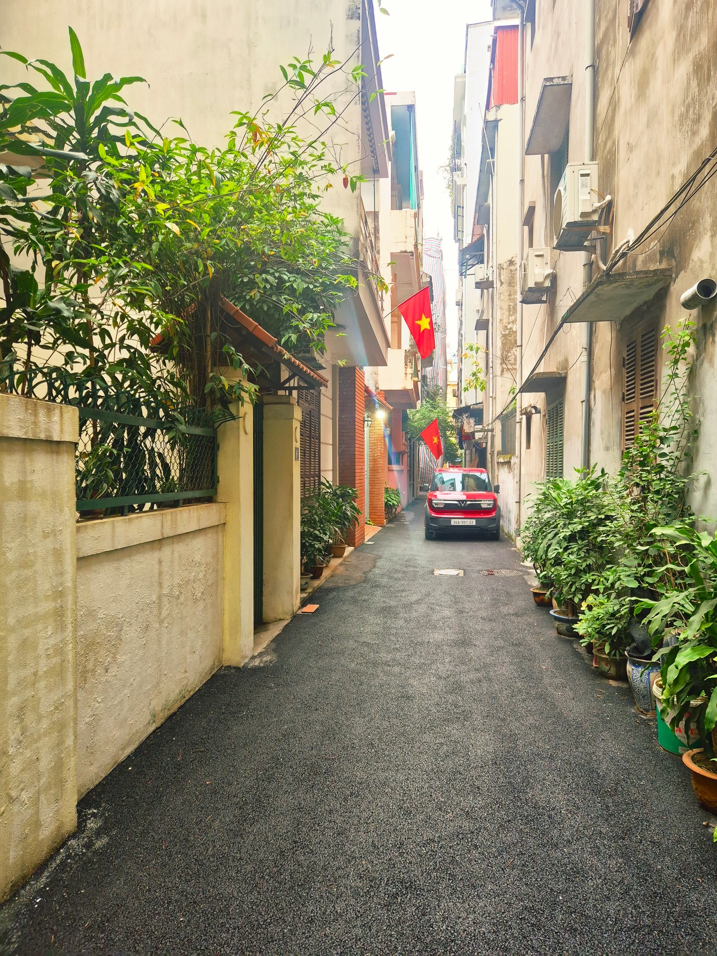 Bán nhà Nguyễn Ngọc Nại - diện tích 96m2 3 tầng - Ô tô đỗ cửa - giá 32,5 tỷ