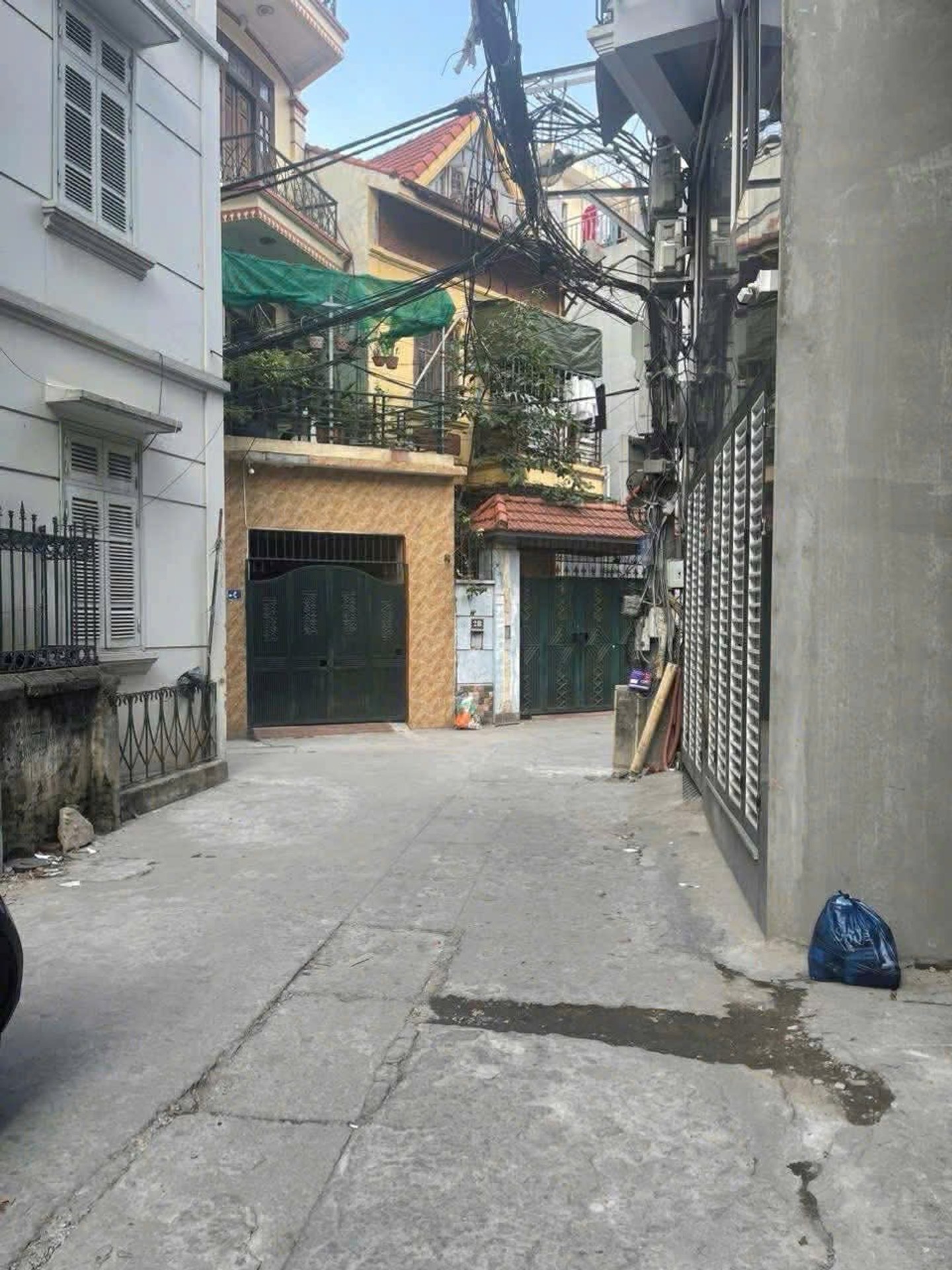 Bán nhà Giải Phóng - diện tích 33m2 2 tầng - ô tô đỗ cổng - giá 6,1 tỷ