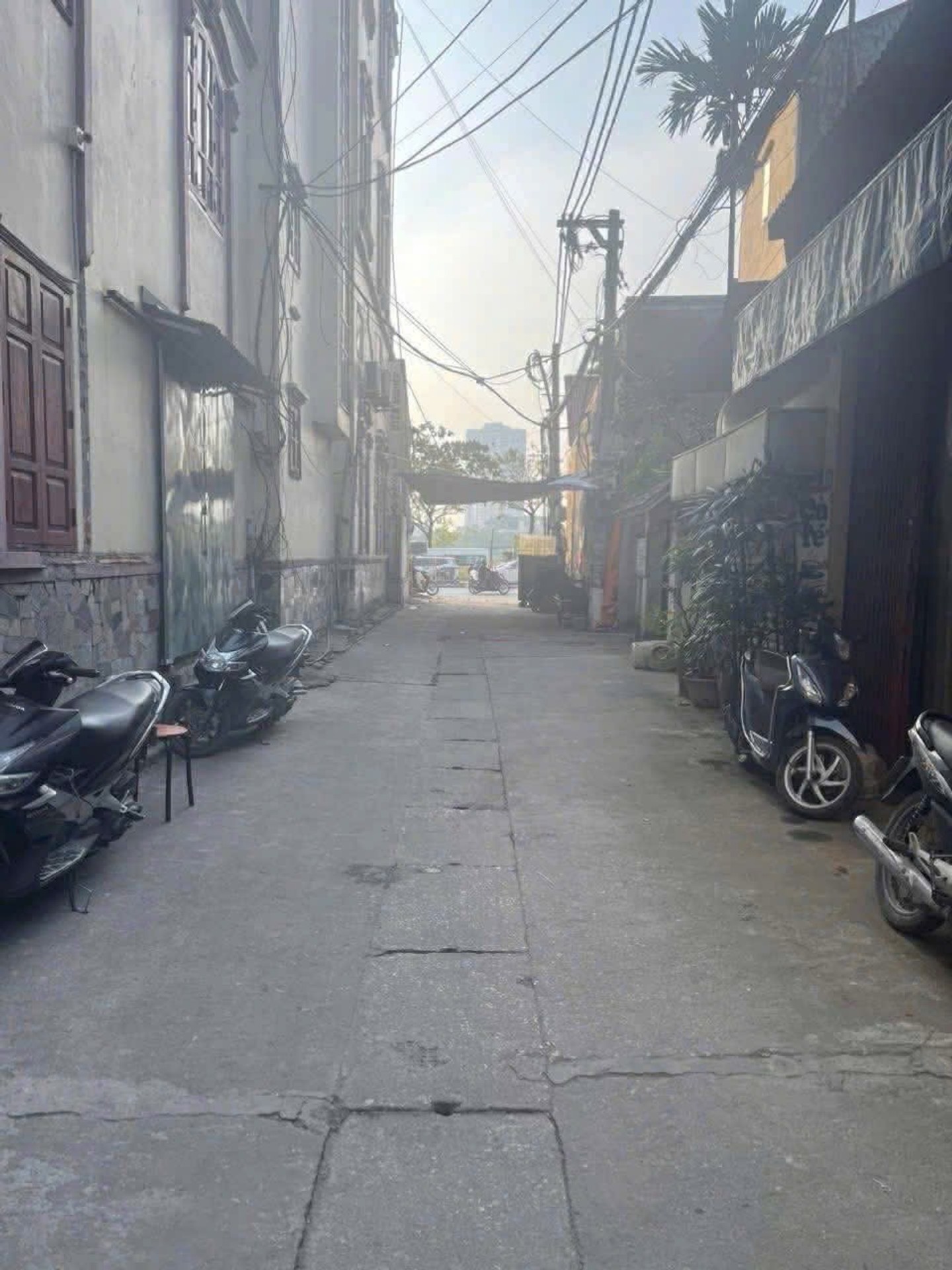 Bán nhà Giải Phóng - diện tích 33m2 2 tầng - ô tô đỗ cổng - giá 6,1 tỷ