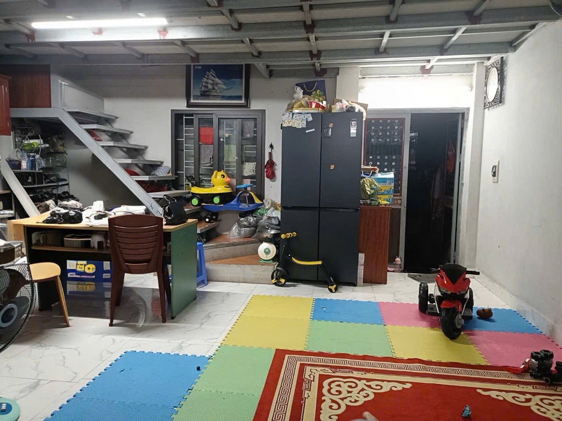Bán nhà Giải Phóng - diện tích 33m2 2 tầng - ô tô đỗ cổng - giá 6,1 tỷ