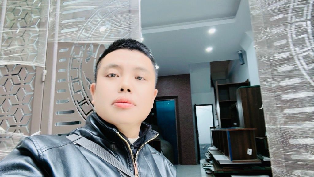 Bán nhà Hoàng Mai - diện tích 30m2 5 tầng - Nhà mới kính koong, thang máy - giá 8,5 tỷ