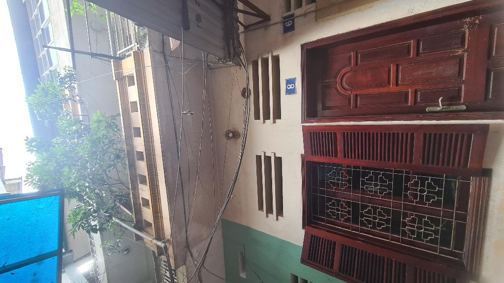 Bán nhà Trần Cao Vân - diện tích 42m2 4 tầng - Nhà 4 tầng chắc chắn, ngõ thoáng - giá 9 tỷ